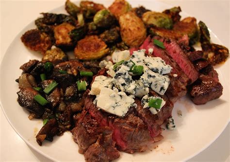 How does Steak, Blue Cheese, Caramelized Onions fit into your Daily Goals - calories, carbs, nutrition