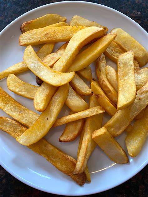 How does Steak Cut Fries Fried (40593.0) fit into your Daily Goals - calories, carbs, nutrition