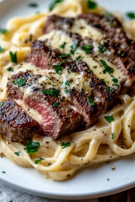 How does Steak Gorgonzola fit into your Daily Goals - calories, carbs, nutrition