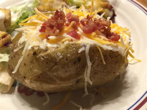 How does Steakhouse Baked Potato fit into your Daily Goals - calories, carbs, nutrition