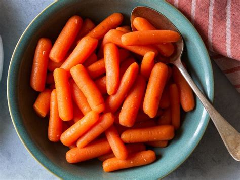 How does Steamed Fresh Baby Carrots fit into your Daily Goals - calories, carbs, nutrition