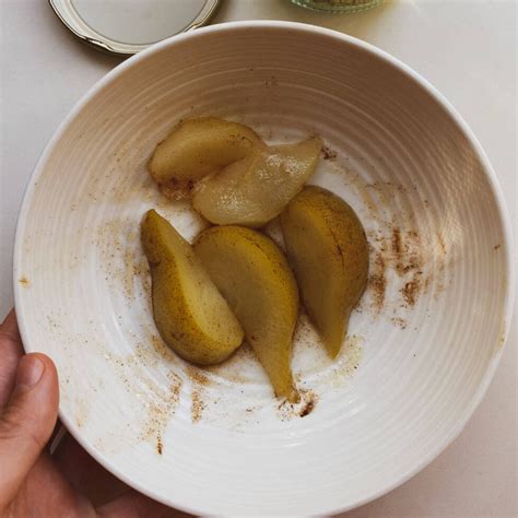 How does Steamed Pear & Raspberry Pudding fit into your Daily Goals - calories, carbs, nutrition