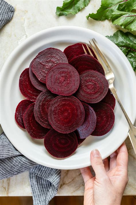 How does Steamed Red Beets fit into your Daily Goals - calories, carbs, nutrition