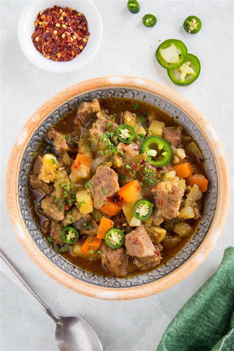 How does Stew Pork Loin Simple Green Chile 8 oz Spoodle fit into your Daily Goals - calories, carbs, nutrition