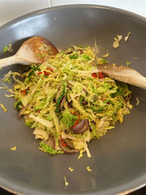 How does Stir-fried Savoy Cabbage with Apple fit into your Daily Goals - calories, carbs, nutrition