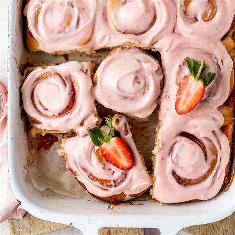 How does Strawberry Cinnamon Rolls fit into your Daily Goals - calories, carbs, nutrition