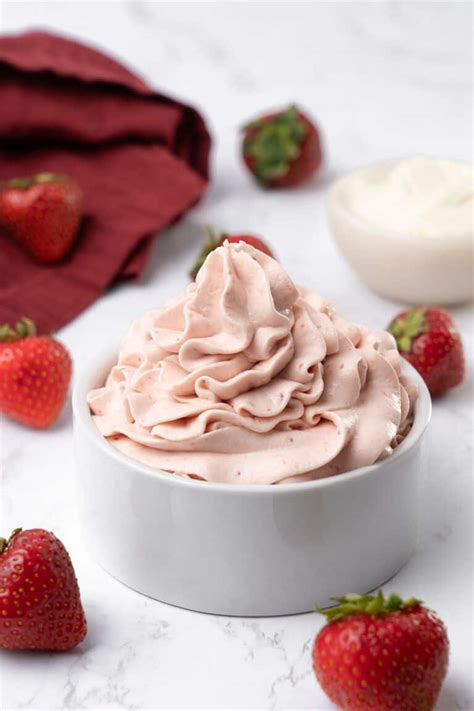 How does Strawberry Cream Cheese Frosting fit into your Daily Goals - calories, carbs, nutrition