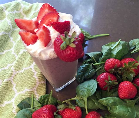 How does Strawberry Fields Smoothie fit into your Daily Goals - calories, carbs, nutrition