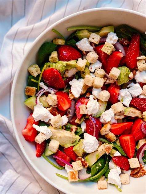 How does Strawberry Goat Cheese Salad (8 oz) fit into your Daily Goals - calories, carbs, nutrition