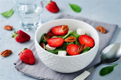 How does Strawberry Pecan & Goat Cheese Salad (34260.0) fit into your Daily Goals - calories, carbs, nutrition