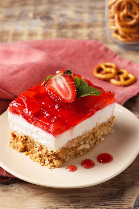 How does Strawberry Pretzel Squares fit into your Daily Goals - calories, carbs, nutrition