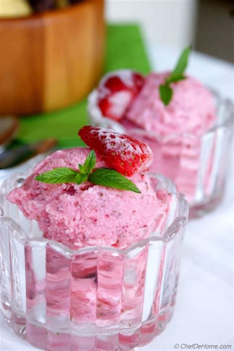How does Strawberry Supreme Frozen Yogurt fit into your Daily Goals - calories, carbs, nutrition