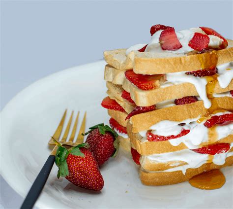 How does Strawberry and Cream Cheese Stuffed French Toast fit into your Daily Goals - calories, carbs, nutrition