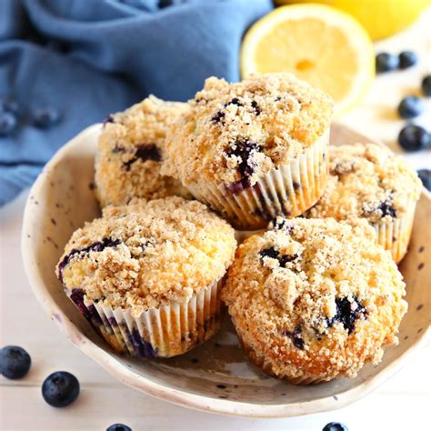 How does Streusel Topped Blueberry Muffin fit into your Daily Goals - calories, carbs, nutrition