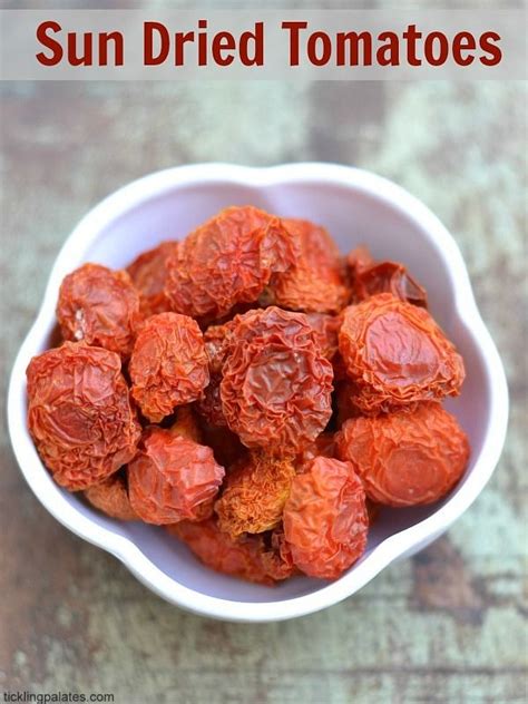 How does Sun Dried Tomato & Provolone Chicken Sausage fit into your Daily Goals - calories, carbs, nutrition