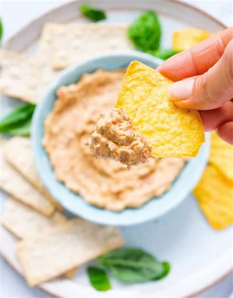 How does Sun-Dried Tomato Cream Cheese Spread fit into your Daily Goals - calories, carbs, nutrition