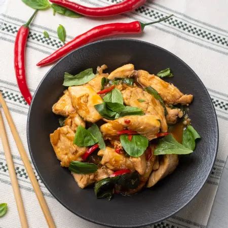 How does Sunny Thai Chicken fit into your Daily Goals - calories, carbs, nutrition
