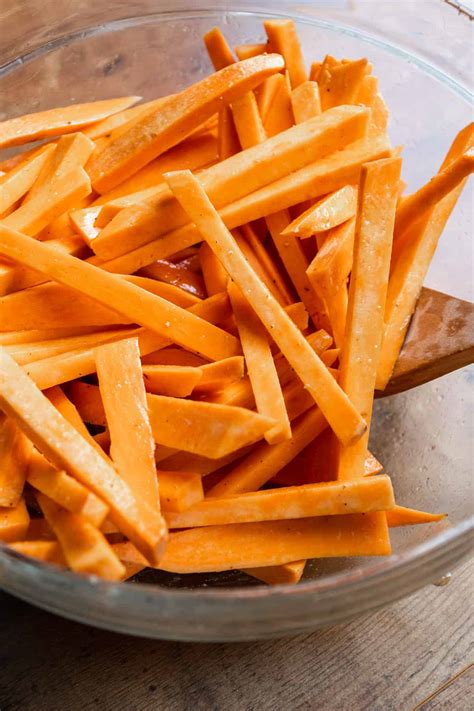 How does Sweet Potato Fries fit into your Daily Goals - calories, carbs, nutrition