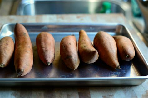 How does Sweet Potato Tomatillo fit into your Daily Goals - calories, carbs, nutrition