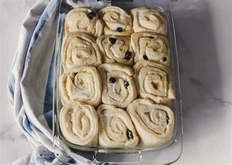 How does Sweet Roll Dough fit into your Daily Goals - calories, carbs, nutrition