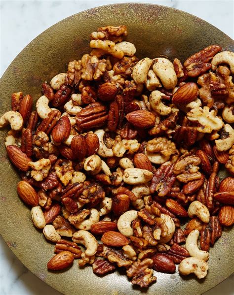 How does Sweet Snack Mix with Nuts fit into your Daily Goals - calories, carbs, nutrition