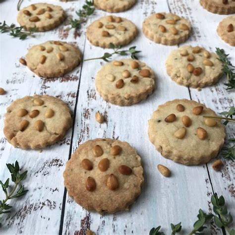 How does Sweet Thyme Biscuits fit into your Daily Goals - calories, carbs, nutrition