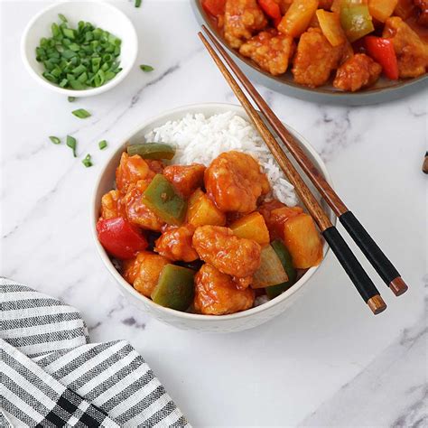 How does Sweet and Sour Chicken Hong Kong Style fit into your Daily Goals - calories, carbs, nutrition