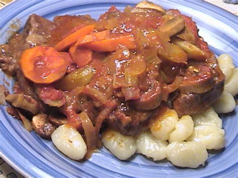 How does Swiss Steak fit into your Daily Goals - calories, carbs, nutrition