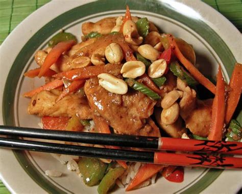 How does Szechwan Style Chicken with Peanuts and Brown Rice in a Bowl fit into your Daily Goals - calories, carbs, nutrition