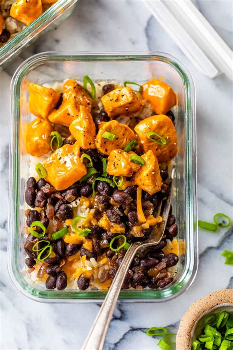 How does THab Taco Bowl Buffalo Chicken fit into your Daily Goals - calories, carbs, nutrition