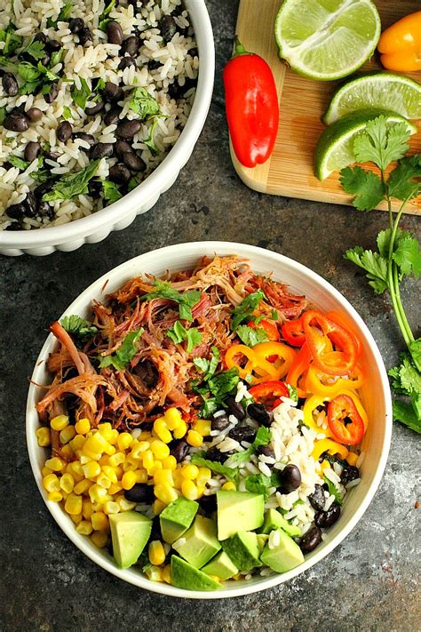 How does THab Taco Bowl Pork Carnitas fit into your Daily Goals - calories, carbs, nutrition