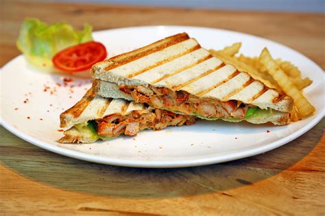 How does Tandoori Chicken Loafer Sandwich fit into your Daily Goals - calories, carbs, nutrition