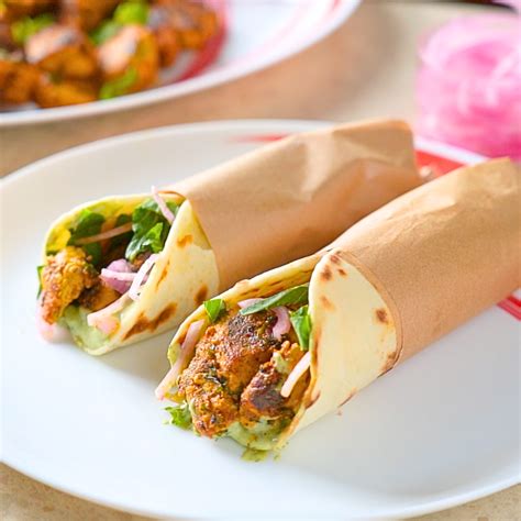 How does Tandoori Chicken Wrap fit into your Daily Goals - calories, carbs, nutrition