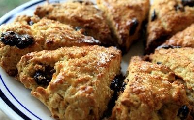 How does Tart Cherry and Walnut Scone fit into your Daily Goals - calories, carbs, nutrition