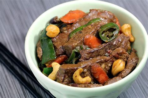 How does Teriyaki Cashew Beef fit into your Daily Goals - calories, carbs, nutrition