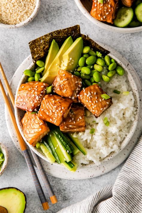 How does Teriyaki Salmon Bowl fit into your Daily Goals - calories, carbs, nutrition