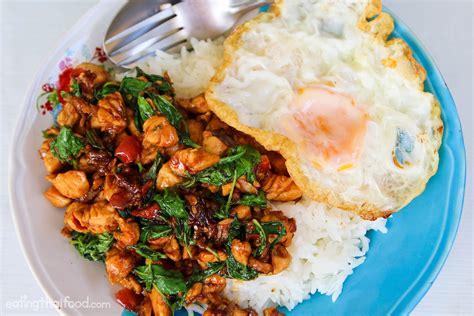 How does Thai Chicken & Rice Salad fit into your Daily Goals - calories, carbs, nutrition