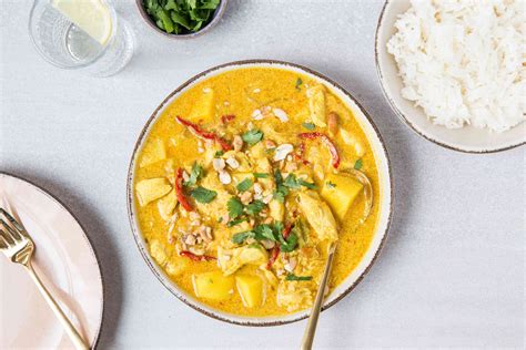 How does Thai Chicken Massaman Curry with Egg Noodles fit into your Daily Goals - calories, carbs, nutrition