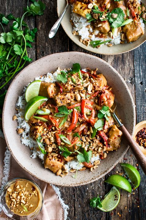 How does Thai Chicken with Peanuts fit into your Daily Goals - calories, carbs, nutrition