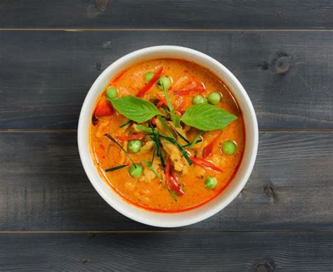 How does Thai Coconut Curry fit into your Daily Goals - calories, carbs, nutrition
