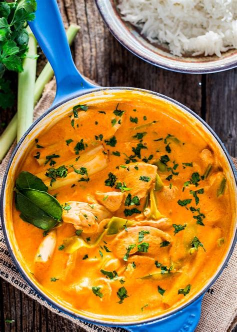 How does Thai Red Chicken Curry fit into your Daily Goals - calories, carbs, nutrition