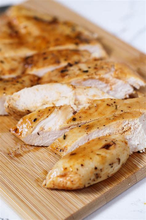 How does Thai Sliced Chicken Breast fit into your Daily Goals - calories, carbs, nutrition