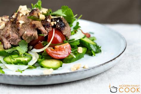 How does Thai Spiced Steak fit into your Daily Goals - calories, carbs, nutrition