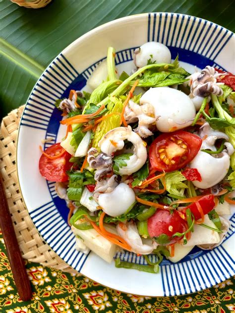 How does Thai Squid Salad fit into your Daily Goals - calories, carbs, nutrition