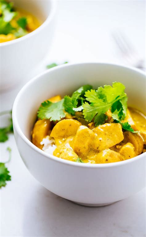 How does Thai Yellow Chicken Curry fit into your Daily Goals - calories, carbs, nutrition