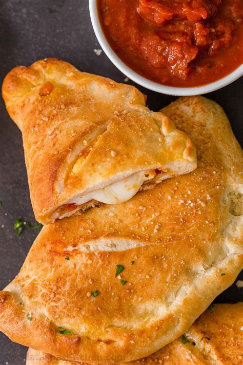 How does The Classic Calzone - mini fit into your Daily Goals - calories, carbs, nutrition