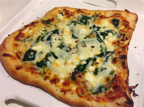 How does Thin Crust Spinach and Red Onion Pizza fit into your Daily Goals - calories, carbs, nutrition