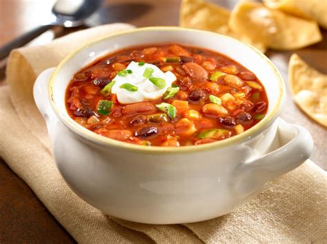 How does Three Bean Vegetable Chili fit into your Daily Goals - calories, carbs, nutrition