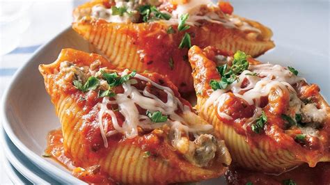 How does Three Cheese Beef Pasta Shells fit into your Daily Goals - calories, carbs, nutrition