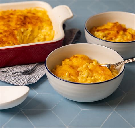 How does Three Cheese Macaroni Cheese fit into your Daily Goals - calories, carbs, nutrition